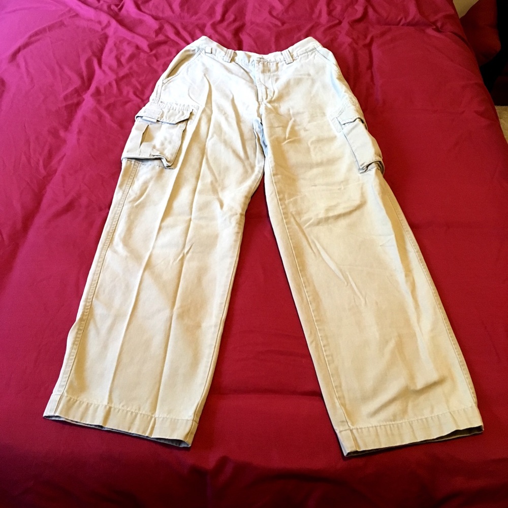 GAP khaki cargo pants for men. W30 L32.